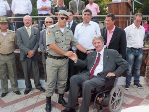 Capitão Rinaldo Castro da 1º BPAF, Vereador Irani Fernades, Prefeito da Barra do Quarai Iad Choli, secretário Paulo Inda e outros.